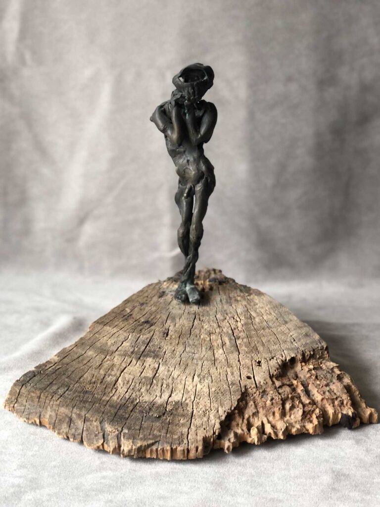 AnnaPytlak_Figurka-czlowieka_braz-drewno__2685 AnnaPytlak_Figurka-czlowieka_braz-drewno__2685