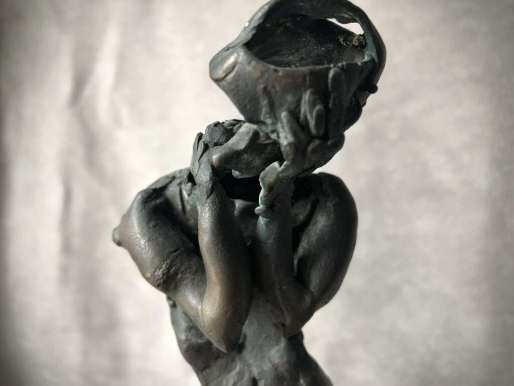 AnnaPytlak_Figurka-czlowieka_braz-drewno__2694 AnnaPytlak_Figurka-czlowieka_braz-drewno__2694